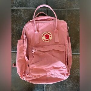 Fjällräven Kånken Classic Backpack – Pink
